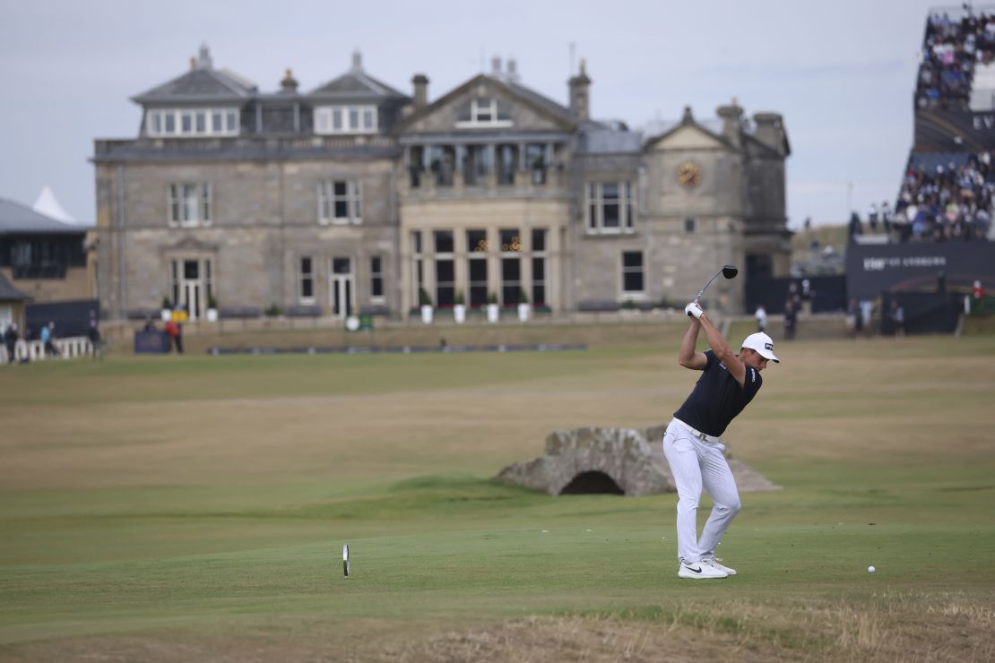 Hovland plays from the 18th tee.