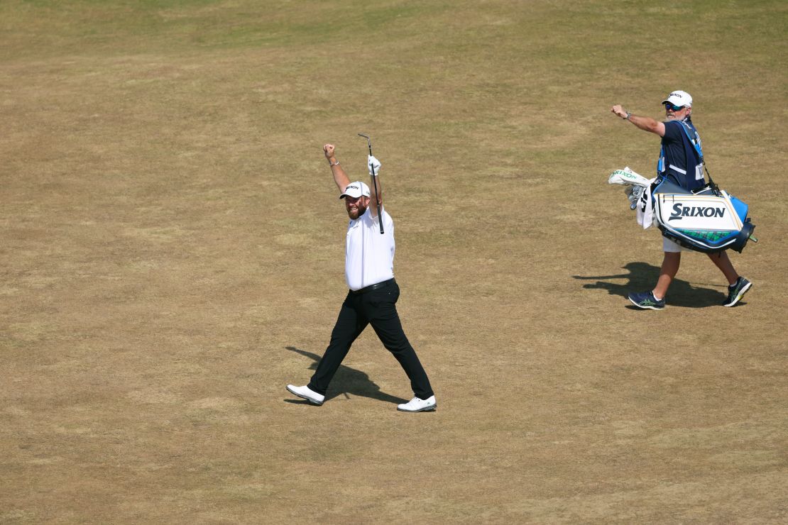 Lowry celebrates his second eagle in a row at the 10th hole.