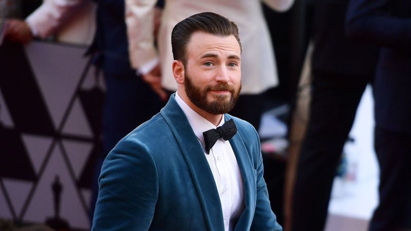 Video: Chris Evans is this year’s ‘Sexiest Man Alive’ | CNN Business