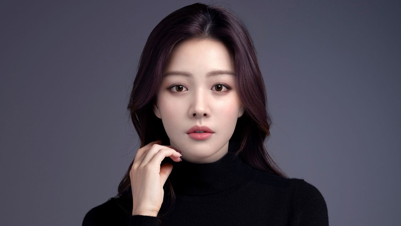 An image of Lucy, the Korean virtual human used by Lotte Home Shopping.