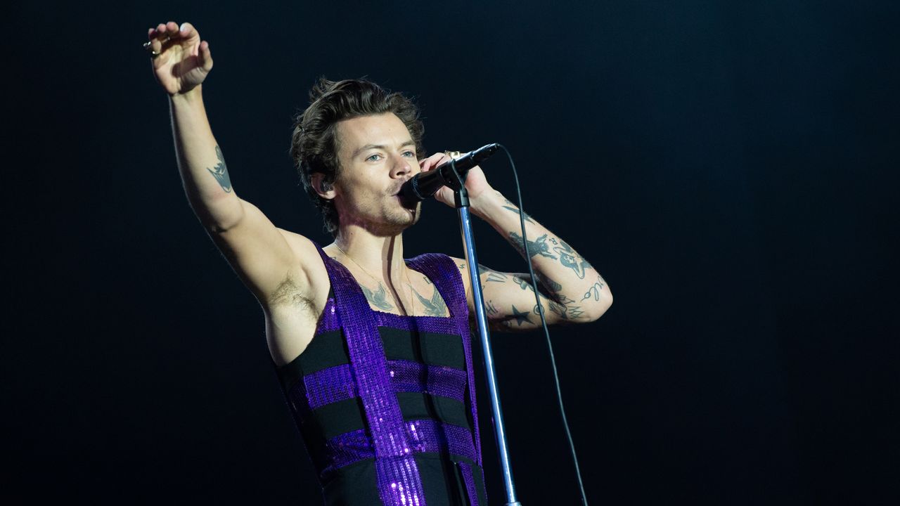 Harry Styles has inspired countless fans to pen fan fiction, but now, he'll be the subject of academic essays at Texas State University, where one associate professor will offer a class on Styles and the cult of celebrity. 