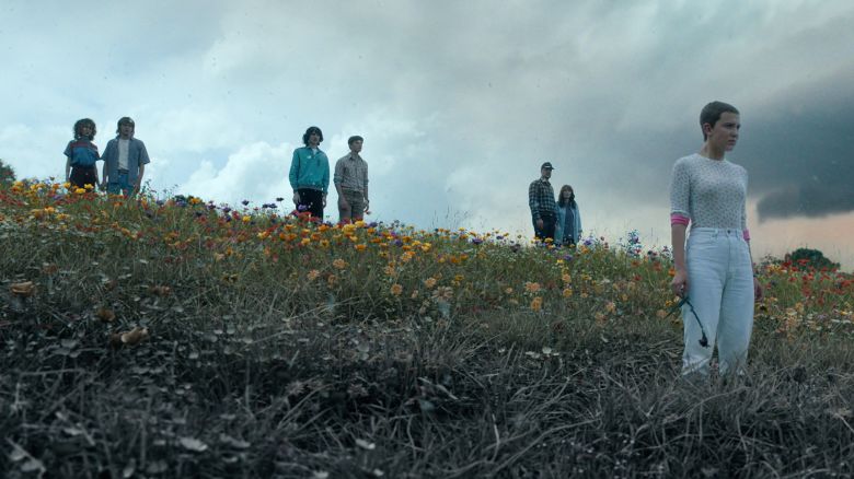 STRANGER THINGS. (L to R) Natalia Dyer as Nancy Wheeler, Charlie Heaton as Jonathan Byers, Finn Wolfhard as Mike Wheeler, Noah Schnapp as Will Byers, David Harbour as Jim Hopper, Winona Ryder as Joyce Byers, and Millie Bobby Brown as Eleven in STRANGER THINGS.