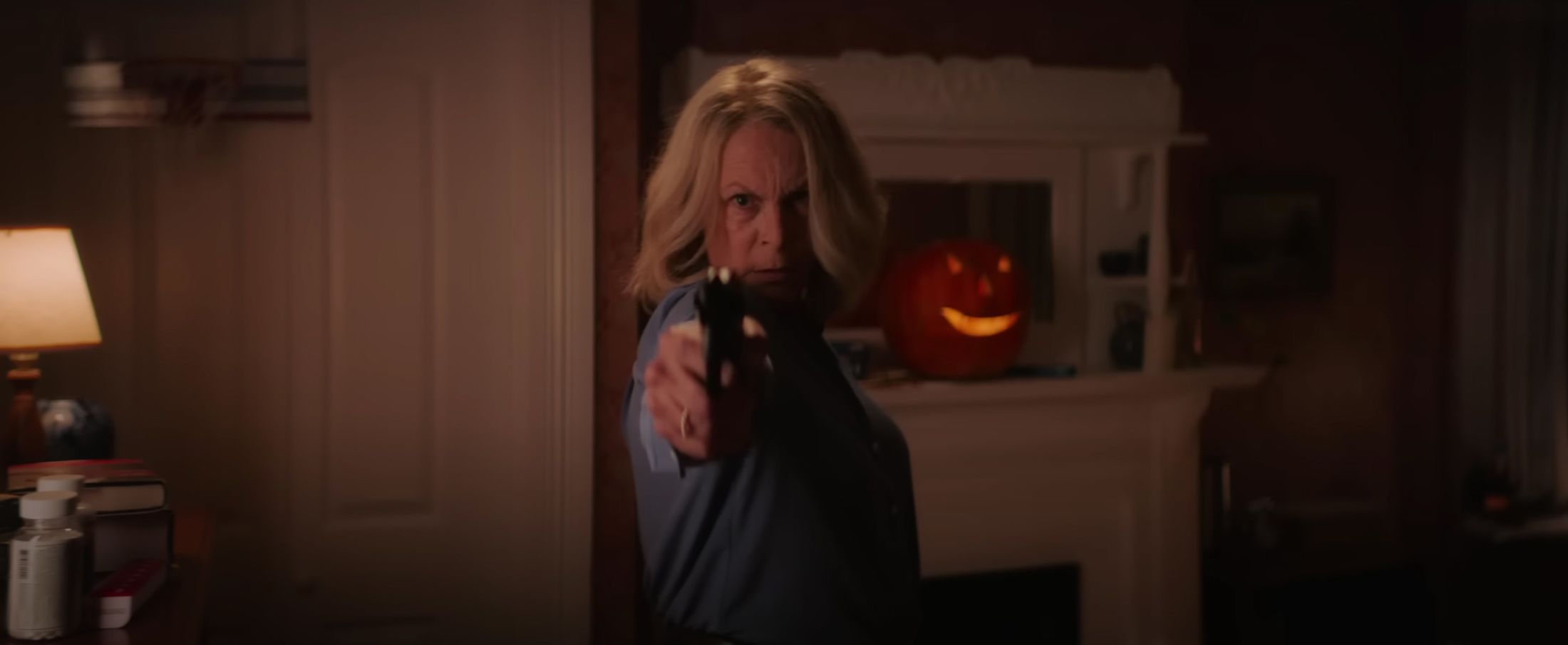 Jamie Lee Curtis battles Michael Myers again in 'Halloween Ends' trailer |  CNN