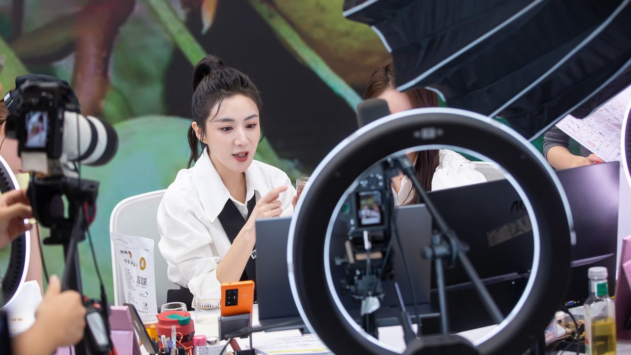 E-commerce livestreamer Viya Huang Wei attends a public-welfare livestreaming ceremony.