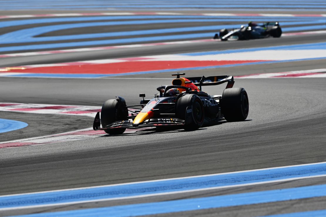 Verstappen leads Lewis Hamilton at Circuit Paul Ricard.