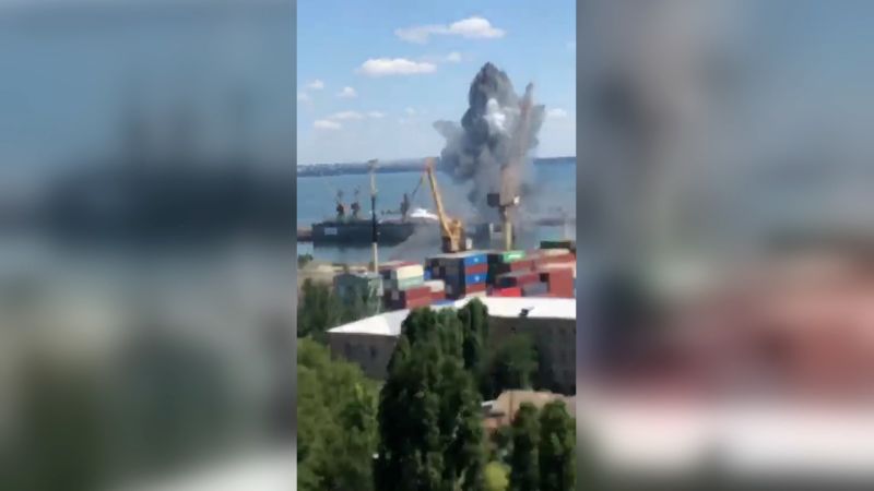 Tên lửa của Nga tấn công Odessa một ngày sau khi đồng ý về thỏa thuận xuất khẩu ngũ cốc