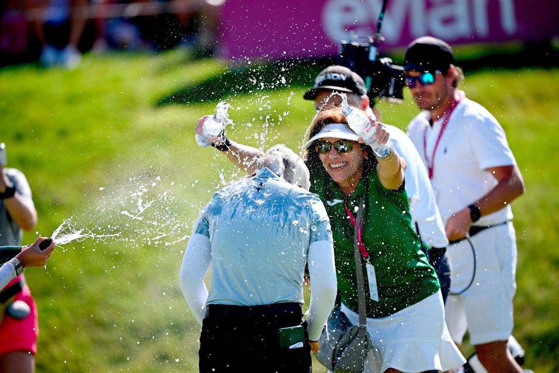 Henderson celebrates after winning her second major.