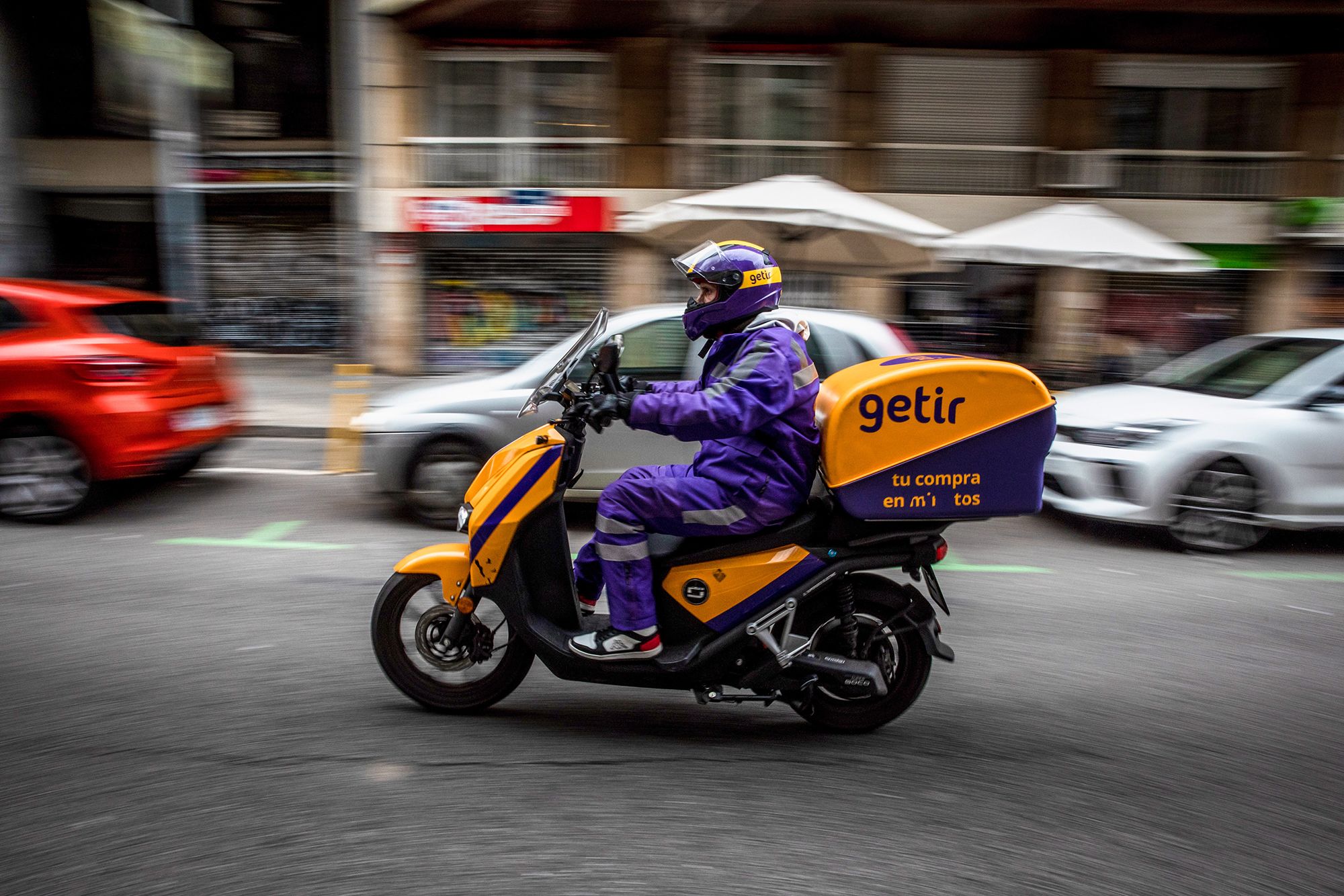 DoorDash tests a full-time employment option in New York as it launches  'ultra-fast' delivery