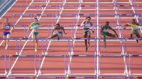 The semi-finals saw numerous athletes set their best times.