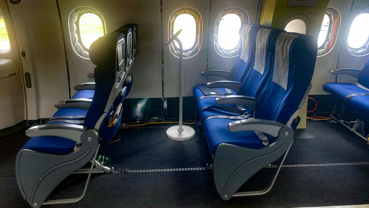 <strong>Larger windows: </strong>It can seat 426 passengers in a standard two-class configuration, and its window are about 16% larger than those on the 777.
