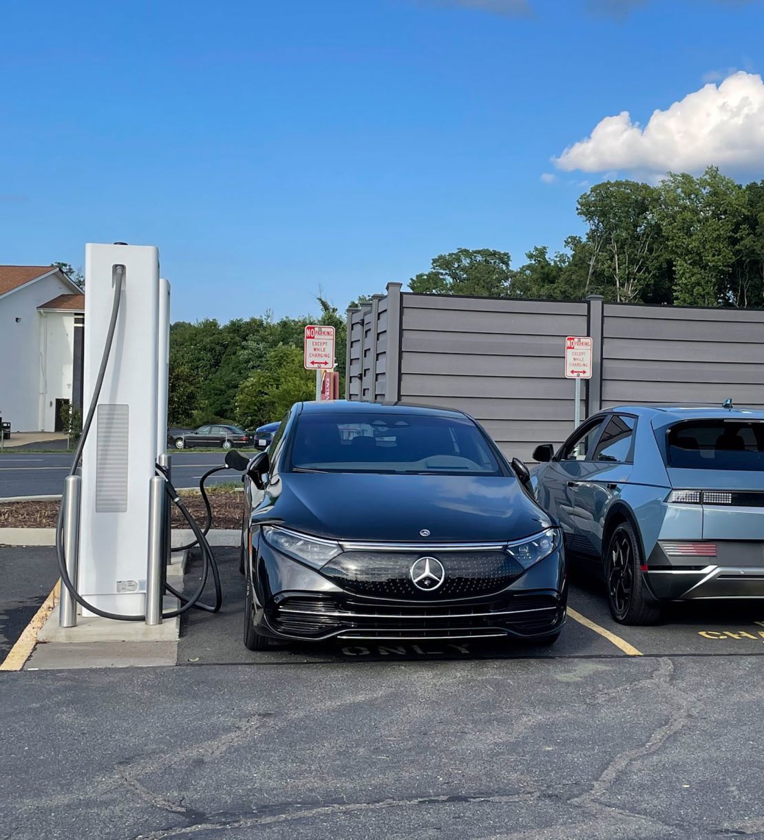 Electric cars don't need better batteries. America needs better charging  networks