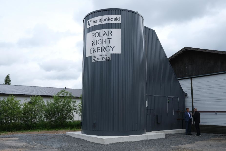 Finnish company Polar Night Energy has installed the world's first fully functional "<a href="https://polarnightenergy.fi/news/2022/7/5/the-first-commercial-sand-based-thermal-energy-storage-in-the-world-is-in-operation-bbc-news-visited-polar-night-energy" target="_blank" target="_blank">sand battery</a>" which stores energy generated by solar and wind power as heat in an insulated silo packed with 100 tons of sand.