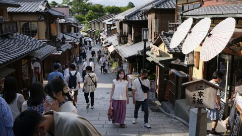 Before the pandemic, the narrow streets of Kyoto were packed with visitors.