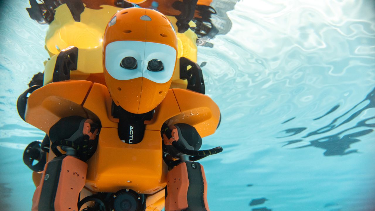 robot explores shipwrecks on the ocean's bottom | CNN Business