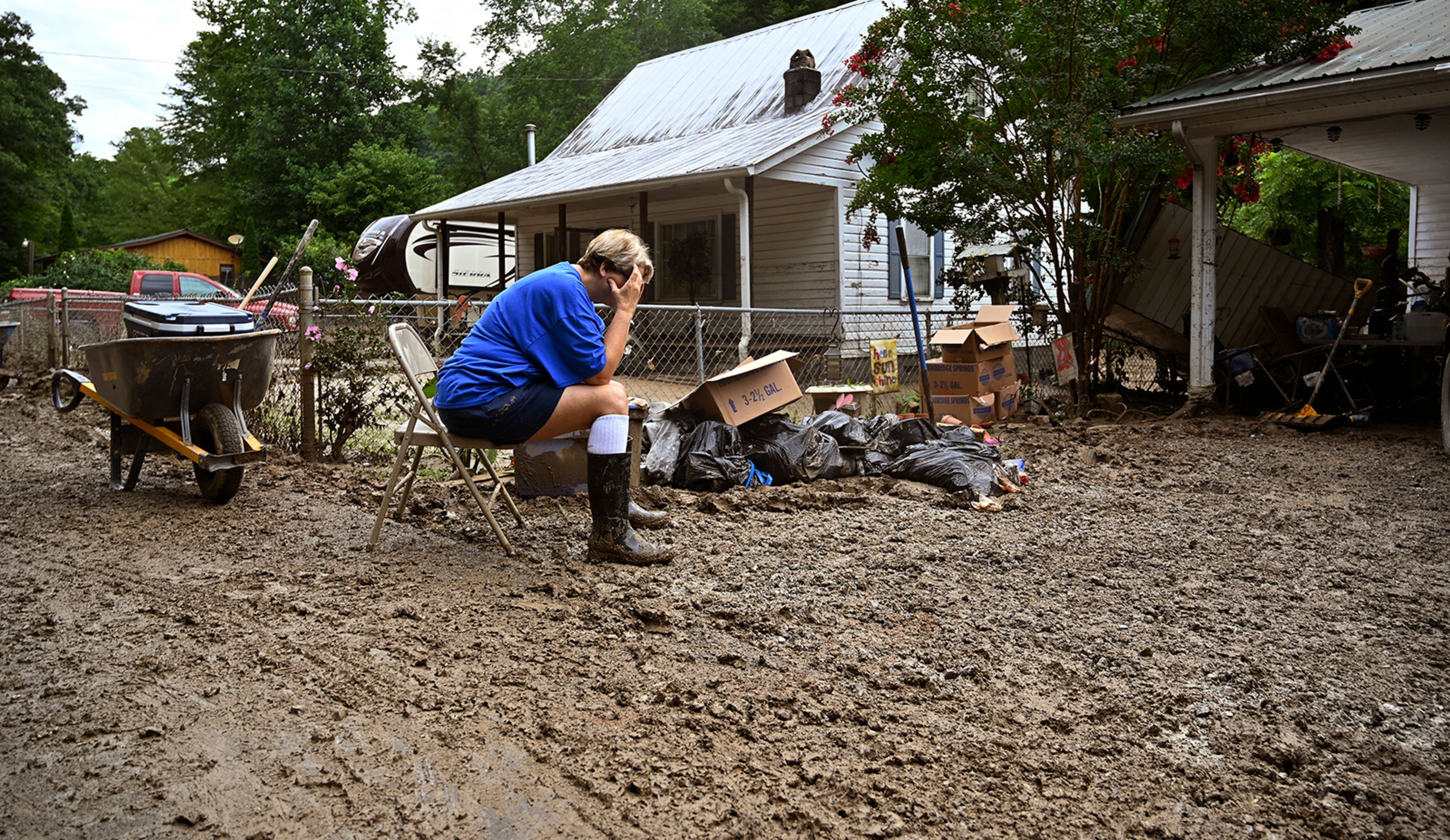 Blundering workers flood homes that they were supposed to be