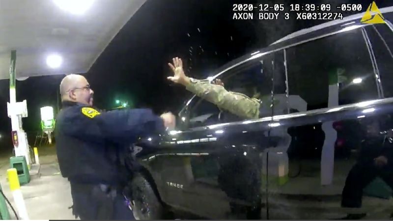 Special Prosecutor Says Virginia Police Officer Who Pepper-sprayed Army ...