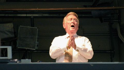Wine Scully sings 