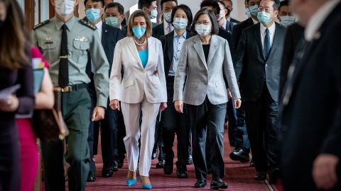 US House Speaker Nancy Pelosi, center left, speaks with Taiwan's President Tsai Ing-wen, center right, after arriving at the president's office on August 03, 2022 in Taipei, Taiwan. 