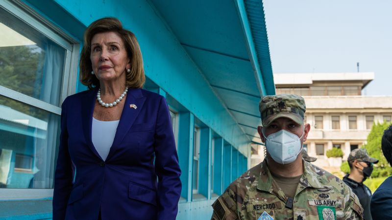 Nancy Pelosi visitó la Zona Desmilitarizada de Corea con una delegación del Congreso