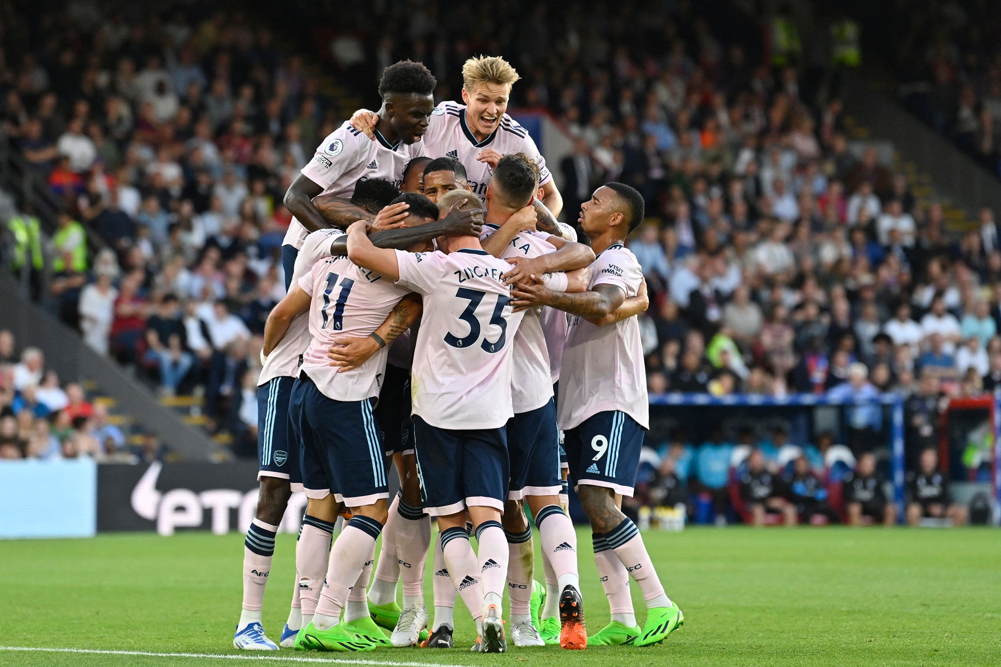 How 10-man Arsenal beat Crystal Palace 1-0 to extend perfect Premier League  start - The Athletic