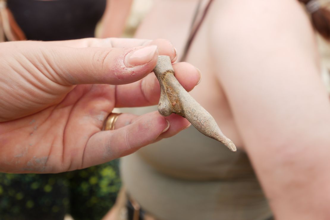 An example of a phallus-shaped offering.