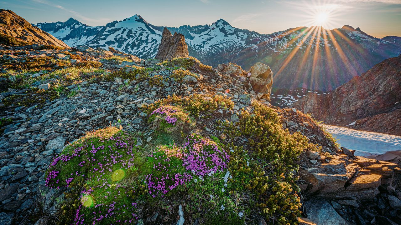 <strong>4. North Cascades National Park, Washington: </strong>Glacier-capped mountains tower<strong> </strong>over<strong> t</strong>his alpine landscape where there are more than 400 miles of trails.