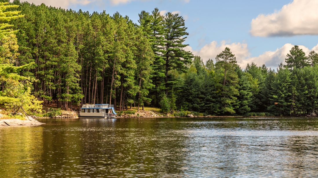 <strong>14. Voyageurs National Park, Minnesota:</strong> Voyageurs covers 218,055 acres -- 84,000 of which is water. There are more than 500 islands, four large lakes and more than two dozen smaller lakes.