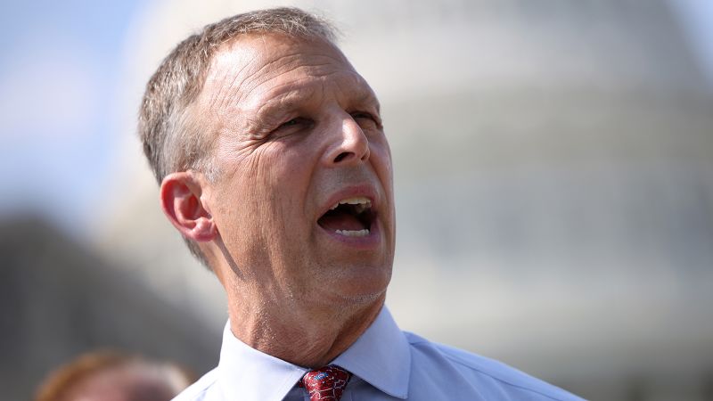 NextImg:Appeals court to consider if prosecutors can access GOP lawmaker's phone in Trump probe | CNN Politics