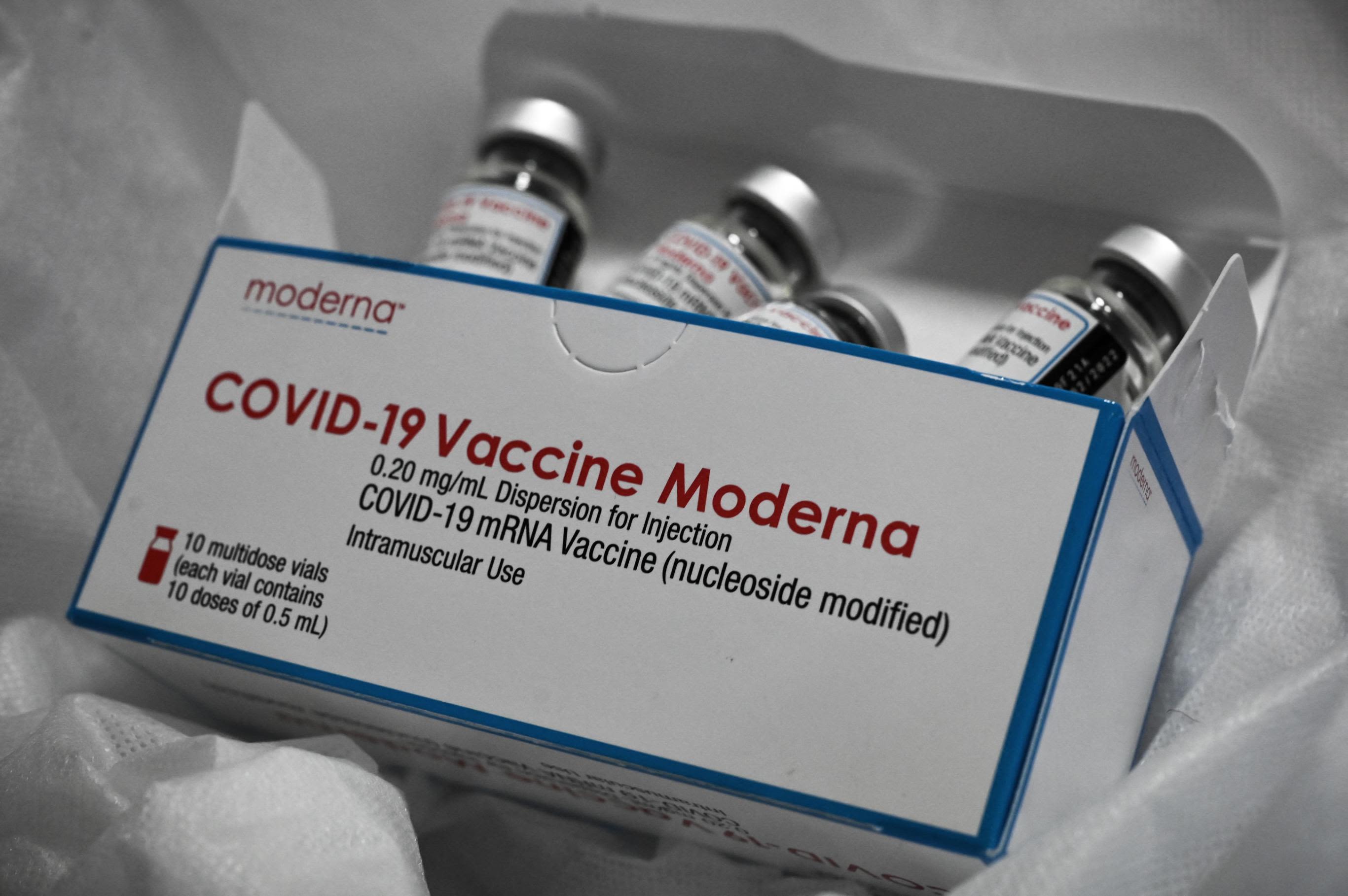 FDA vaccine advisers 'disappointed' and 'angry' that early data about new  Covid-19 booster shot wasn't presented for review last year