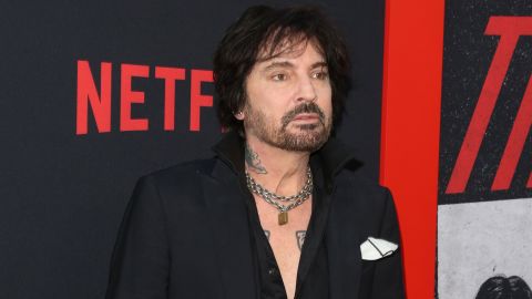Drummer Tommy Lee is the latest celebrity to have his photo removed from Instagram. 