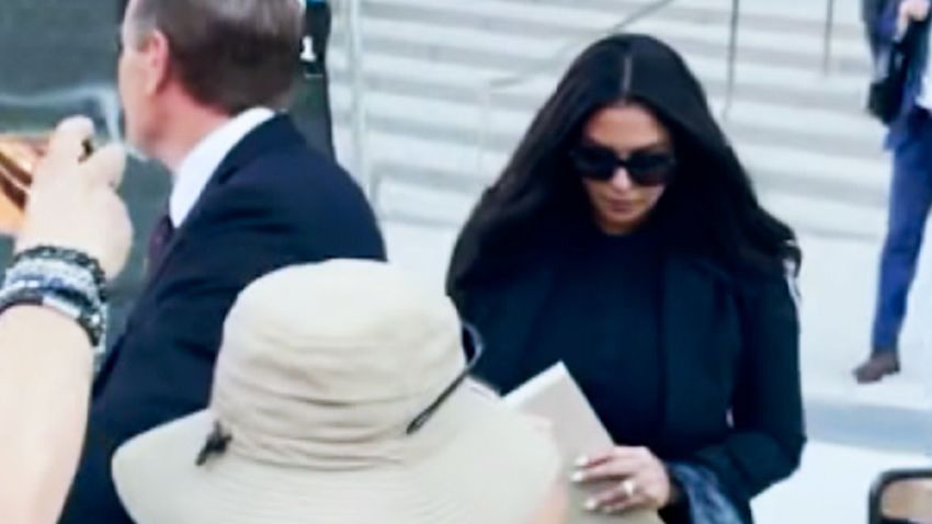 Vanessa Bryant leaves court