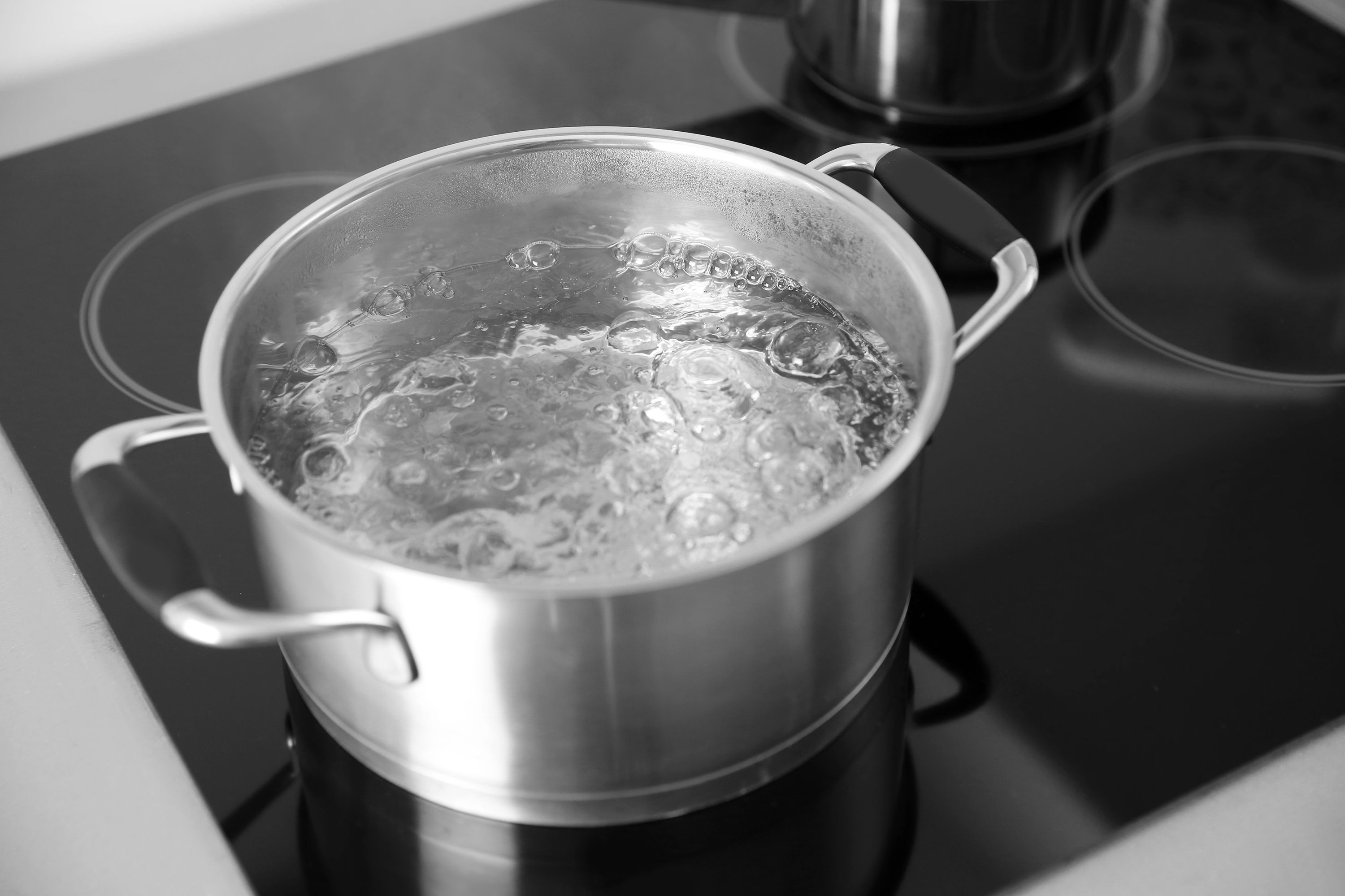 Why It Pays To Boil Water With A Lid On