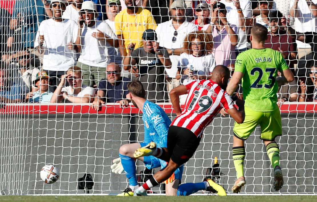 Mbeumo scores Brentford's fourth against Manchester United. 