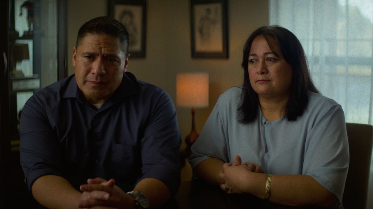 Brian and Ottilia Te'o, Manti's parents, in "Untold."