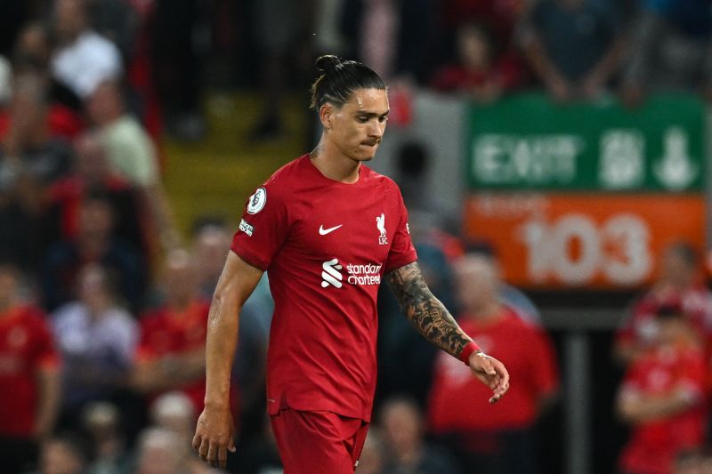 Darwin Núñez sent off after headbutt as Liverpool frustrated by