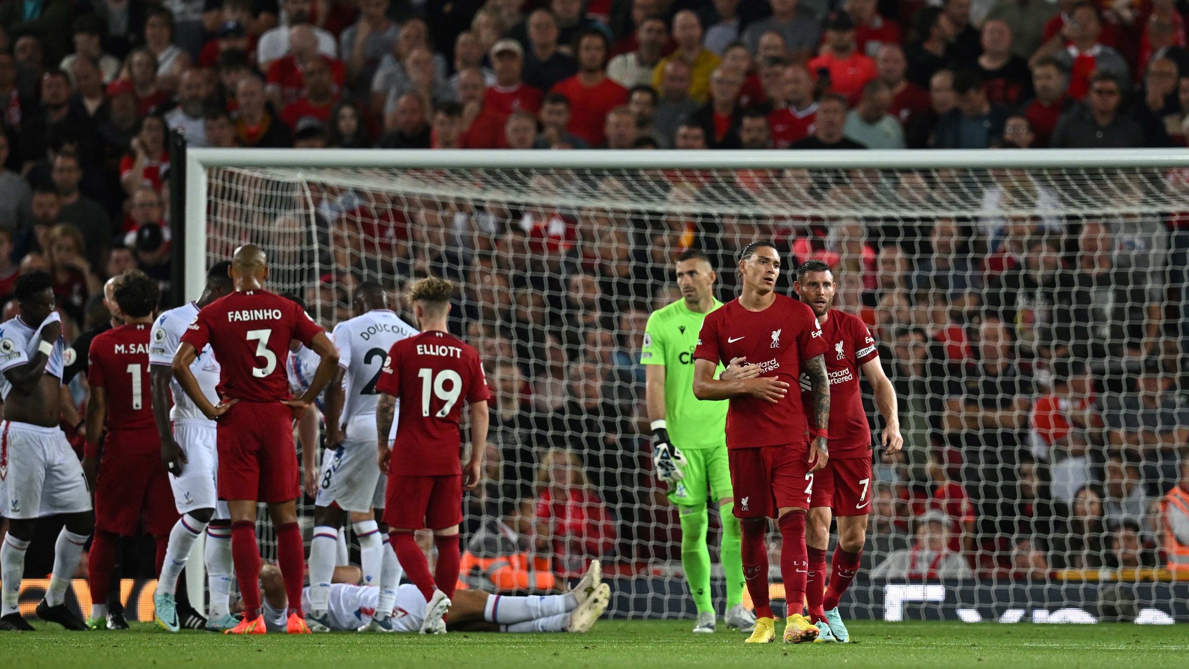 det er smukt Gøre mit bedste sollys Darwin Núñez sent off after headbutt as Liverpool frustrated by Crystal  Palace | CNN