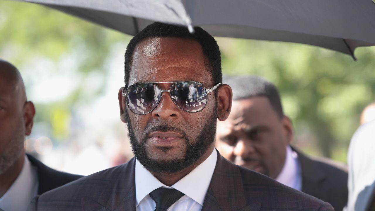 Singer R. Kelly leaves the Leighton Criminal Courts Building following a hearing on June 26, 2019 in Chicago.