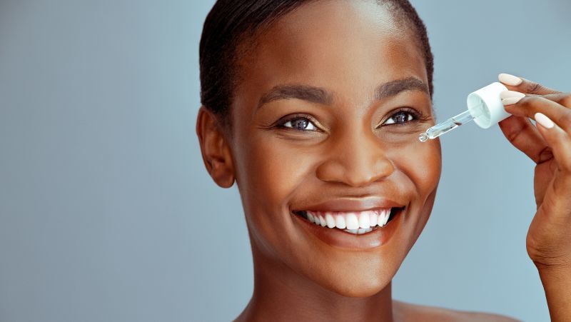 Retinol benefits and 17 skin care products with this ingredient