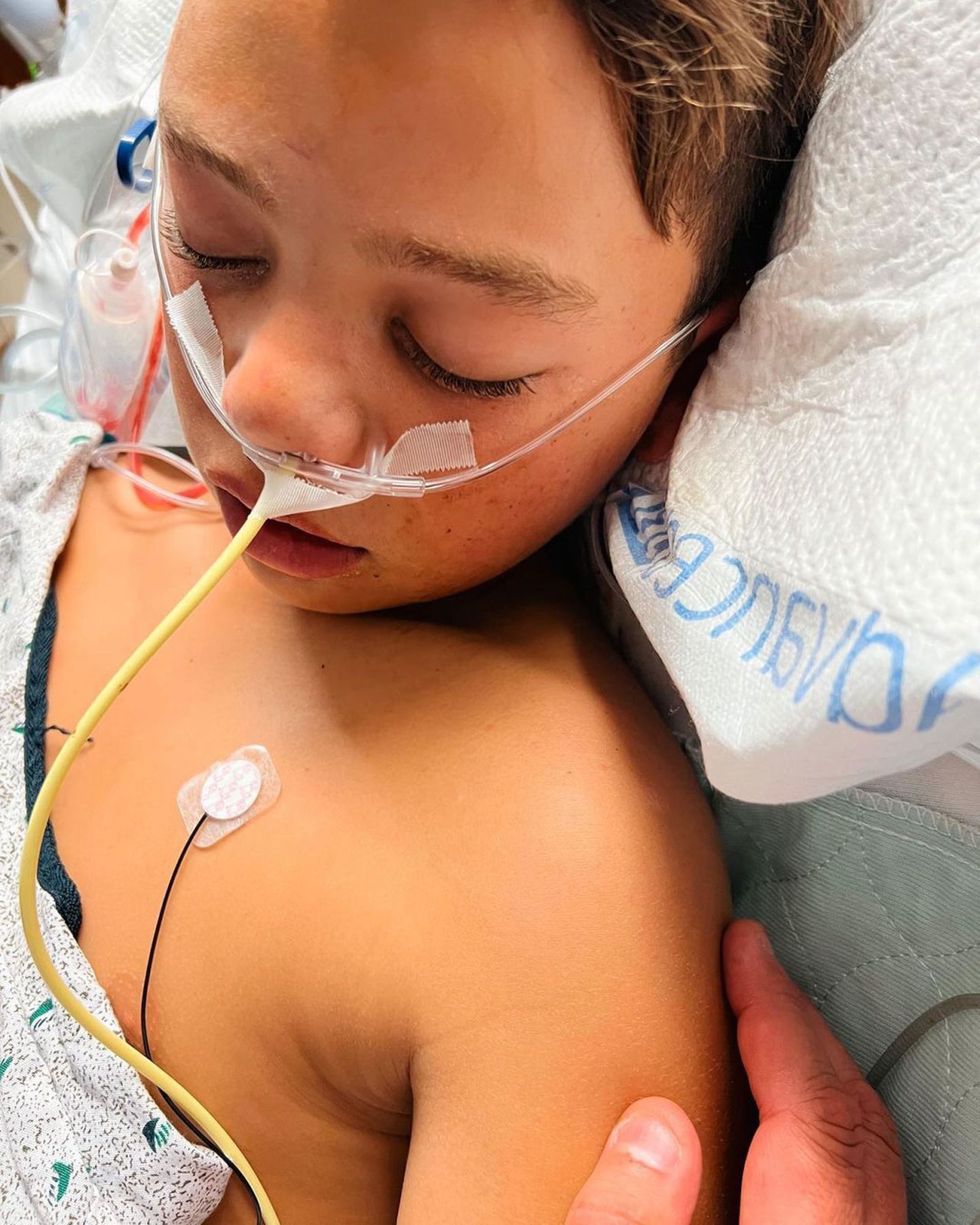 <a href="https://www.cnn.com/2022/08/18/us/easton-oliverson-little-league-world-series-injury-update/index.html" target="_blank">Easton "Tank" Oliverson</a> of Utah's Snow Canyon Little League team lies in bed at the Geisinger Janet Weis Children's Hospital in Danville, Pennsylvania. The photo was shared Tuesday, August 16, on <a href="https://www.instagram.com/accounts/login/?next=/miraclesfortank/" target="_blank" target="_blank">an Instagram account</a> set up to provide updates on his condition. The 12-year-old player in the Little League World Series suffered a fractured skull after falling from a bunk bed in the players' dormitory early Monday morning. Doctors say he is expected to make a full recovery.