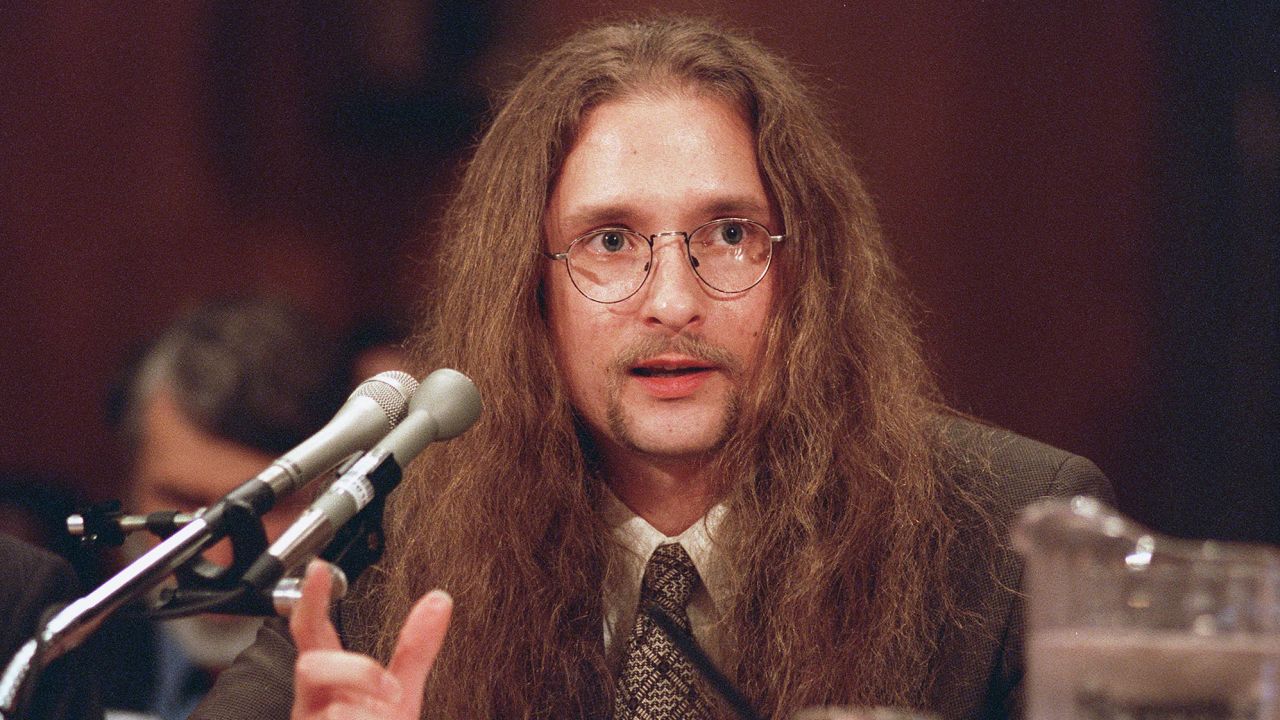 Mudge testified before the Senate Governmental Affairs hearing on government computer security on May 19, 1998.