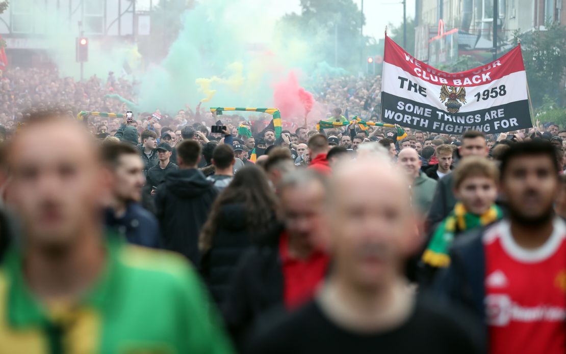 Manchester United fans protested the Glazers' ownership of the club.