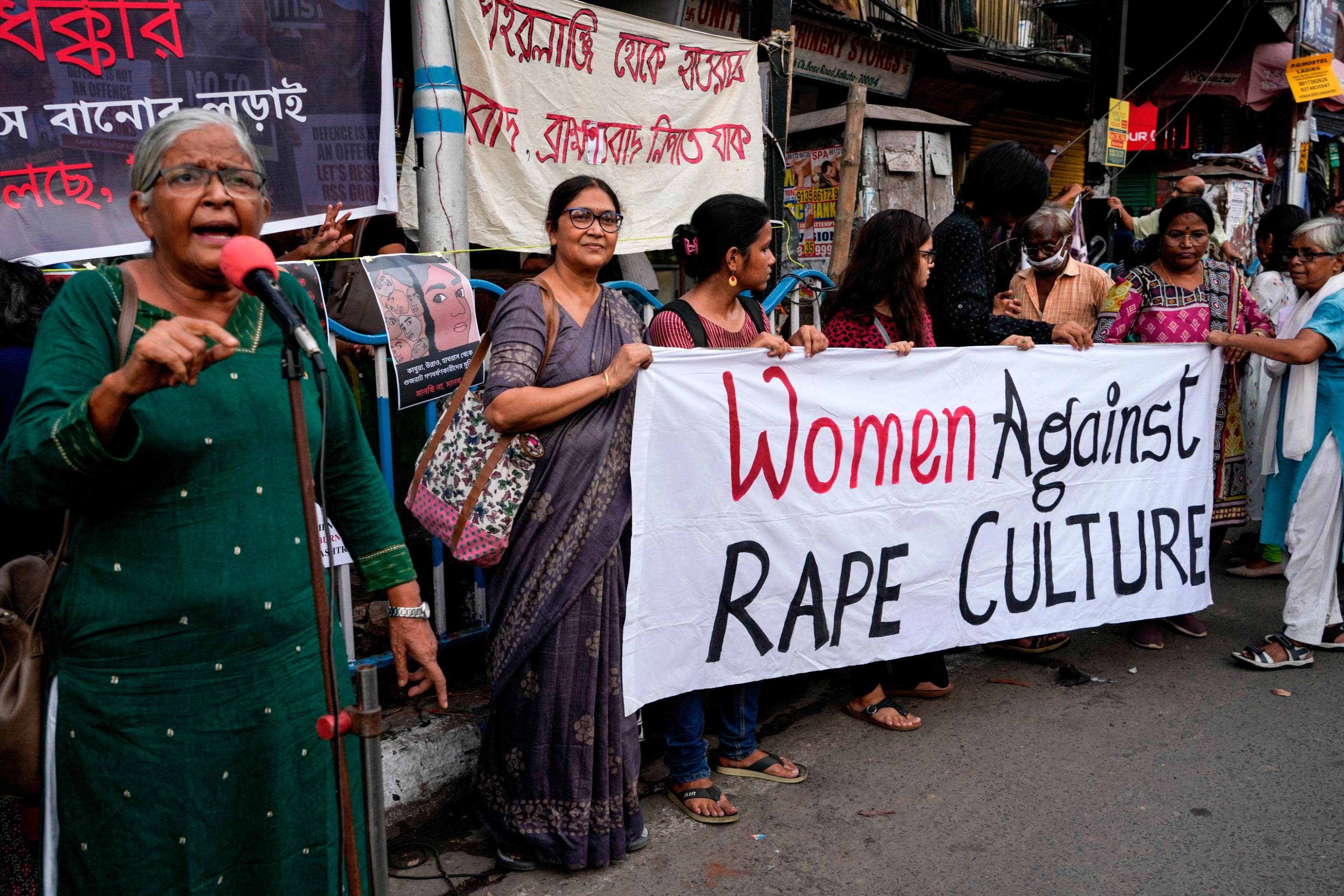 Gujarat Sex Rape - India rape: Supreme Court to hear petition against Gujarat's release of 11  men who gang-raped pregnant Muslim | CNN
