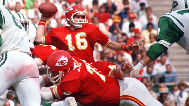 <a target="_blank">Len Dawson,</a> the Hall of Fame quarterback who led the Kansas City Chiefs to their first Super Bowl victory, died at the age of 87, his family and the Chiefs announced on August 24.