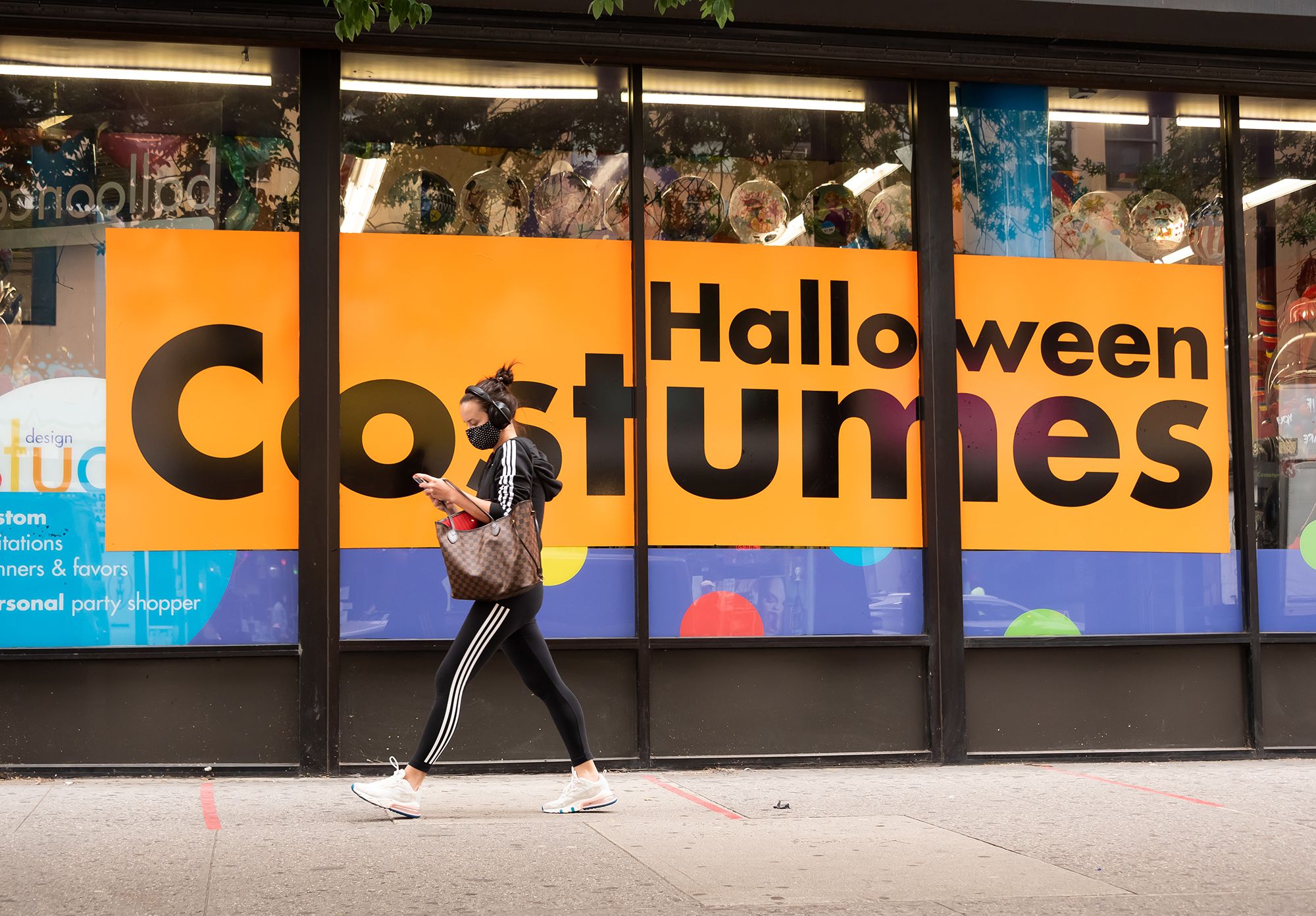 Party City is hiring 20,000 people, expecting an epic Halloween