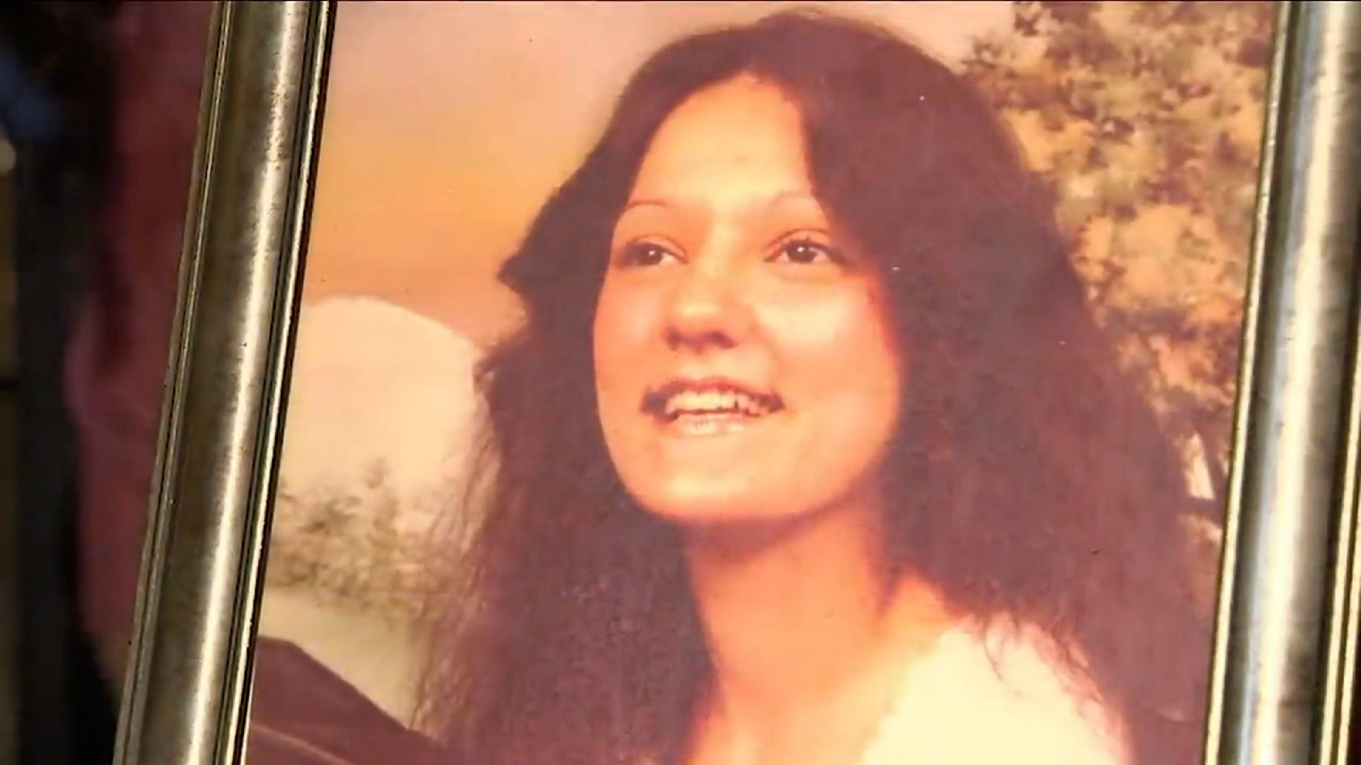 Cold case solved 34 years later when police trace DNA evidence from licked  envelope | CNN