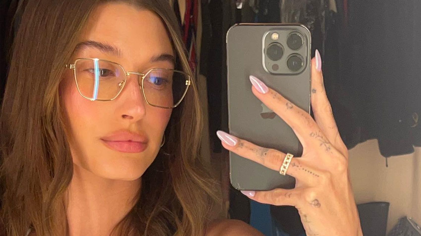 Hailey Bieber's glazed donut nail trend: 5 steps to recreate the look at  home | CNN Underscored