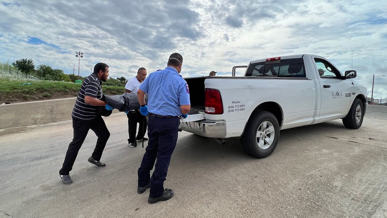 A body recovered from the Rio Grande in Eagle Pass Texas being picked up by a local funeral home.