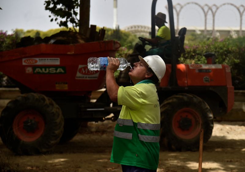 Severe Weather Threatens Southeast as Heat Wave Grips South