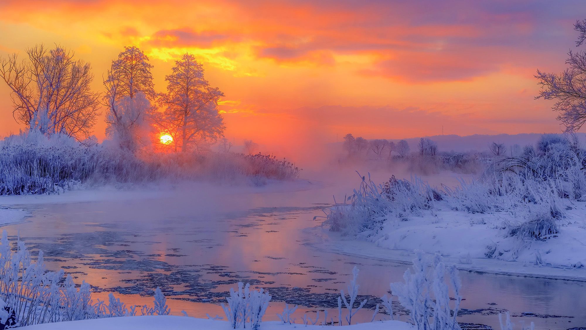 Krzysztof Tollas captured a frosty and picturesque sunrise over the Gwda River in Poland.