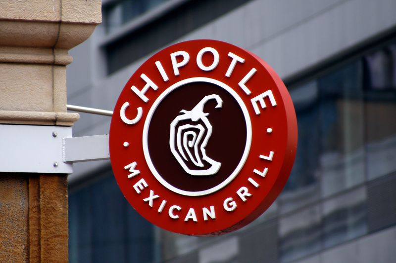 You are currently viewing A Chipotle in Michigan becomes the company’s first location to unionize – CNN